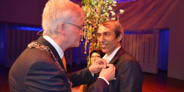 Hizmet Gönüllüsü Dursun Can’a Kraliyet Nişanı