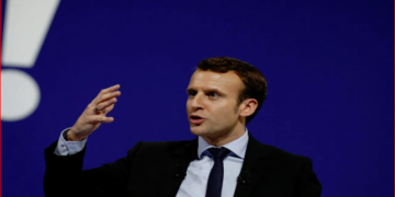 Fransa Cumhurbaşkanı Macron: Hükümetimiz siyasal İslam karşısında taviz vermeyecek