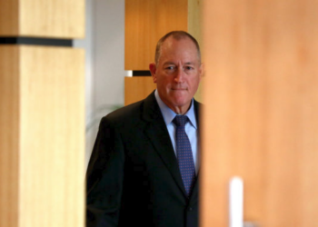 Kafasında yumurta kırılan Müslüman karşıtı Avustralyalı senatöre kınama cezası