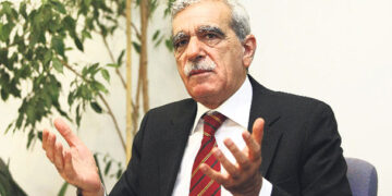 ‘Bu ne telaş, bu ne aymazlık’ diyen  Ahmet Türk: AKP, kaybettiği belediyeleri teslim etmiyor, atama yapıp ihale açıyor