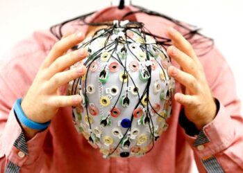 Düşünceleri sese çeviren cihaz bulundu