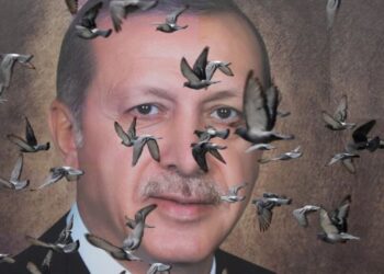 ‘Otoriter liderler yenilmez değildir’ diyen Guardian: Erdoğan için kötü olan seçim sonuçları demokrasi için iyi