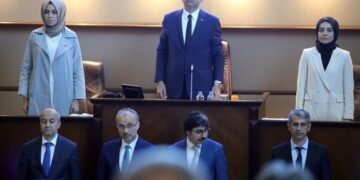Memurların lehine olan karar AKP’nin oylarıyla engellendi