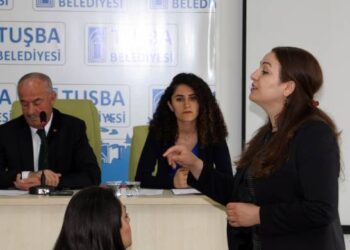 AKP’li Akman’a: Öğretmenimken çalmamayı öğrettin, büyük hırsız olmuşsun