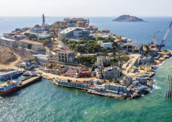 Turizm eski Bakanı Ertuğrul Günay: Demokrasi ve özgürlük değil beton ve turizm adası