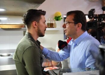 İmamoğlu’ndan genç esnafa: İftira atıp, günah işliyorsun; bana kimse iftira atamaz!