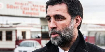Hakan Şükür, AKP’de yaşadıklarını anlattı: ‘Kral Hakan’ diye peşimden ayrılmayanlar…