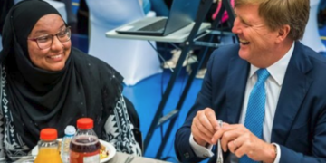 Hollanda Kralı ilk defa iftar sofrasında