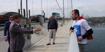 AKP tişörtü ile intihar grişiminde bulunan genç, iş istedi: Davutoğlu’nun intihar girişimini engellemesi yandaşları isyan ettirdi