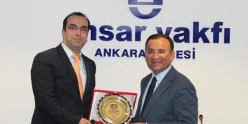 Kılıçdaroğlu’nu yumruklayanı serbest bırakan savcı, Ensar Vakfı’nın başkanı çıktı