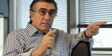 Gazeteci Cemal: 12 Eylül’de de mavi renk yasaklanmıştı, sivil darbeciler, asker darbecileri geride bıraktı