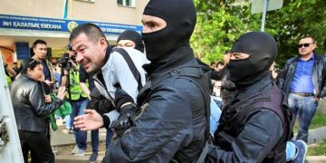 Kazakistan’da boykot protestosu: Başkan belli, seçim prosedür