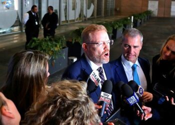 Polis’in ABC kanalı baskınına tepki: Bu kadar vahşi bir saldırı görülmemişti