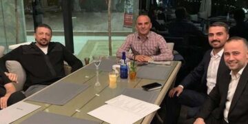 Saray’ın danışmanı ve AKP’li Başkan, firari Öztürk’le aynı masada