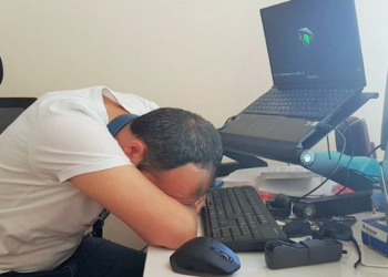 Hollandalı Bilim İnsanları: Ekrana uzun süre bakmak uyku sağlığını bozuyor