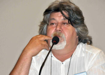 Ahmet Nesin vatandaşlıktan çıkmak için başvuruyu yaptı