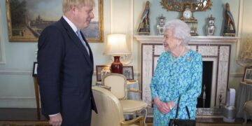 Boris Johnson kabine revizyonu ile başladı