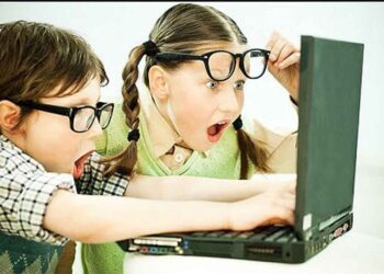 eSafety Komiserliği, veli ve öğretmenleri çocukları, internetin riskleri konusunda uyardı