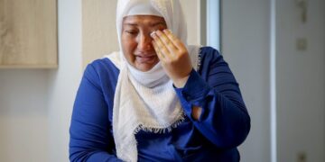 Çin yönetiminın baskısını göşyaşlarıyla anlattı: Babam görmedi, ben 25 yıl görmedim, sadece hürriyet istiyorum