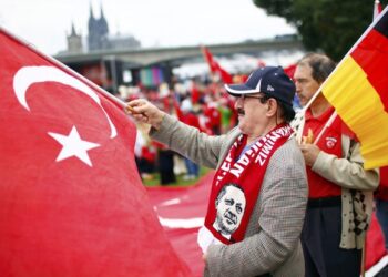AKP coştu, gurbetçiye peş peşe goller atıyor