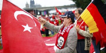 AKP coştu, gurbetçiye peş peşe goller atıyor