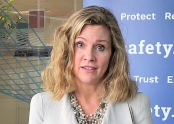 eSafety Komiserliği, veli ve öğretmenleri çocukları, internetin riskleri konusunda uyardı