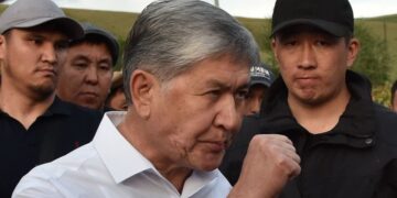 Atambayev’den güvenlik güçlerine çağrı: Kendi halkınıza ateş etmeyin, sizin için çok kötü olur
