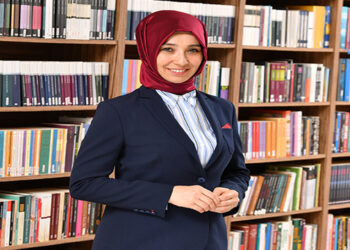 Sarayı’ın Danışmanı’nın eşi TÜRGEV Başkanı Altun, 4 maaş eleştirisine: Sabrımızı sınamayın,ihanetinizi gözlerin önüne sermeyin