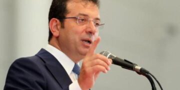 İmamoğlu Diyarbakır’da konuştu: Seçilmiş belediye başkanlarının yerine kayyum atanması gaflettir, dalalettir