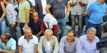 Kayyım protestosuna ‘Komünist Başkan’ da katılarak: Omuz omuza durmanın doğru olduğunu düşünüyoruz