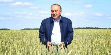 Nazarbayev, bestelediği şarkı için klip çekti