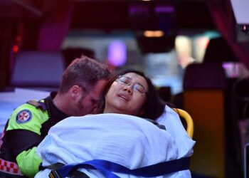 Sidney ve Melbourne’de saldırı: Bir kişi öldü, bir kişi yaralandı, polis McDonald’s a sığındı