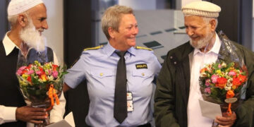 Norveç polisi, cami saldırısını önleyen ikiliyi kahraman ilan etti