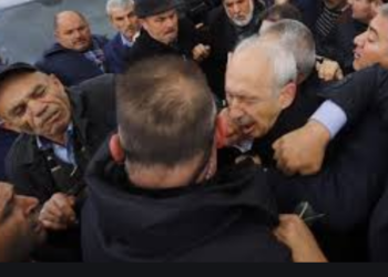 CHP Genel Başkanı Kılıçdaroğlu’na Kuşadası’nda yumurtalı saldırı: 1 kişi gözaltında