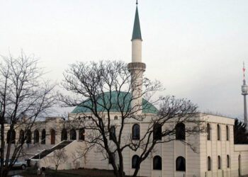 Avusturya, Diyanet ve Milli Görüş camilerini kapatma kararı aldı