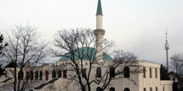 Avusturya, Diyanet ve Milli Görüş camilerini kapatma kararı aldı