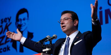 İmamoğlu: 1250 aracın israf bedeli 50 milyon, TRT dizisi için 25 milyon lira aktarıldı
