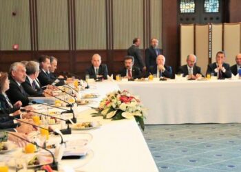 İmamoğlu ‘Saray’daki sandalye’ tuzağı için: Oturduğumuz koltuk durup dururken kırıldı, sandalye niye kırıktı?