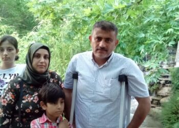 Savunması bile alınmayan yürüme engelli KHK’lı öğretmen hapse girdi