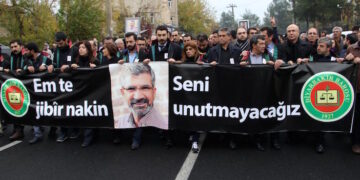Tahir Elçi’nin katilini ortaya çıkartabilecek delilin Adli Tıp Kurumu’nda yokedilişinin belgesi