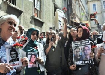 755. haftada biraraya gelen Cumartesi Anneleri: Diyarbakır’daki annelerin acılarını en iyi biz biliriz