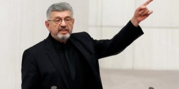 Milletvekili İslam’dan, AKP’lilere: Genel Başkanınız en çok kandırılan ve en çok aldatılan insan