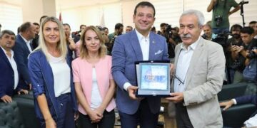 İmamoğlu’ndan tutuklamalara tepki: YSK karar veriyor, toplum seçiyor siz tutukluyorsunuz