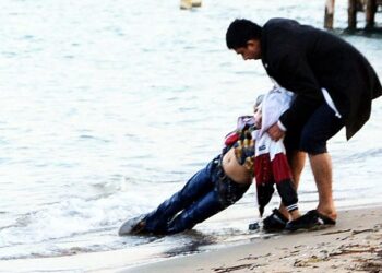 T24’dün Yazarı Ege’deki acıyı yazdı: Dün, insanların botlara mahkûm edilmesine razı göstermeyenler, tüm kuvvetiyle haykırmalı; bu cemiyettir