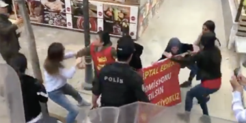 Acun Karadağ ve Merve Demirel: AKP var ya, kanser hastası çocukların anne babasını tutukluyor