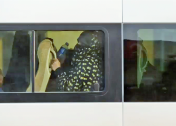 IŞİD militanları ve aileleri otobüslerle Türkiye’ye taşınıyor