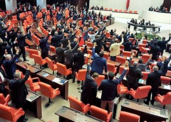 Yargı Reformu Paketi mecliste onaylanarak yasalaştı