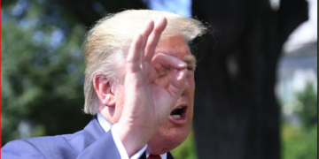 Trump: Türkiye Kürt nüfusu yok etmeye kalkarsa ekonomisini mahvederim