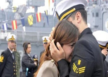 316 denizci astsubay tek seferde TSK’dan atıldı