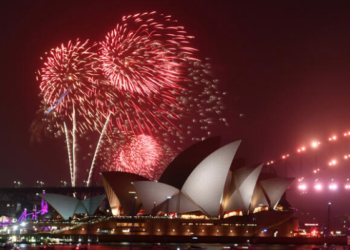 Yeni Zelanda, 2020’ye ilk giren ülke oldu: Sydney  yeni yıla “merhaba” dedi